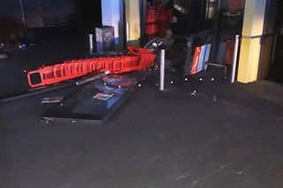 Łódź. Złodzieje próbowali okraść bankomat w Biedronce [ZDJĘCIA].