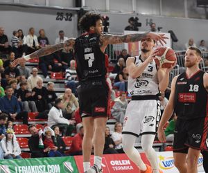 Legia Warszawa wygrała 87:76 z Energą Czarnymi Słupsk