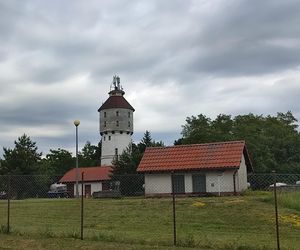 Prawie jak dom Muminków. Zabytkowa wieża na Mazurach zachwyca