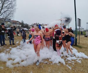 Mazowieckie Morsy otworzyły sezon morsowania 2025/2026 nad zalewem w Siedlcach