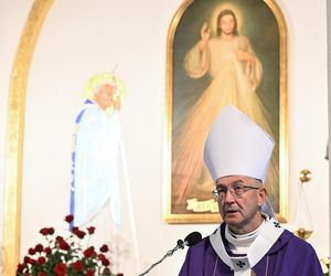   Pogrzeb Anatola Czaplickiego. Arcybiskup Galbas: pamięć o tym koszmarze długo nie przeminie
