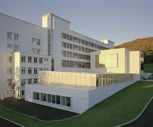 Szkoła architektury w modernistycznym sanatorium