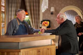 Na Wspólnej odc. 3786: Maria (Bożena Dykiel), Włodek (Mieczysław Hryniewicz), Hebel (Tadeusz Huk)