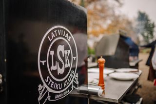Tak smakuje Łotwa. Tych specjałów musisz spróbować podczas wizyty w Rydze 