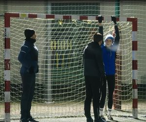 M jak miłość, odc. 1854: Adam Karski (Patryk Szwichtenberg), Natalia (Dominika Suchecka), Rafał (Jakub Kucner)