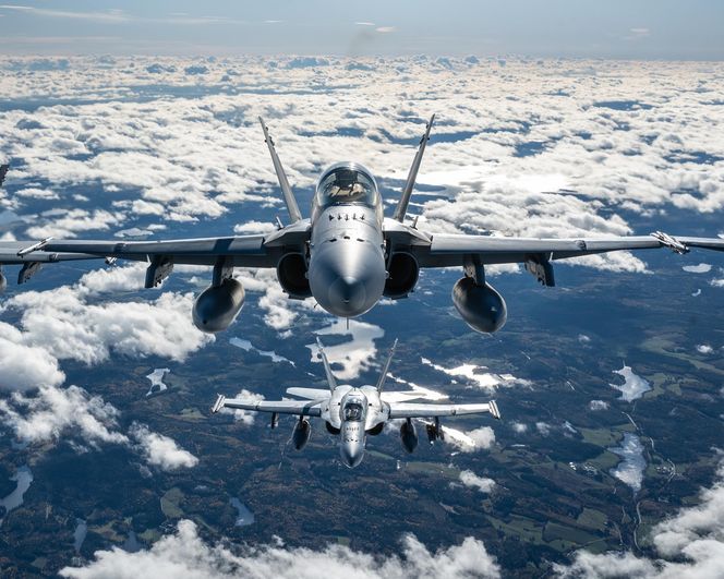 Kanadyjskie CF-18 i CC-130 w Krajach Bałtyckich