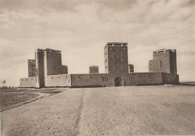 Ten obiekt na Mazurach miał przypominać krąg ze Stonehenge. Dziś pozostały po nim ruiny