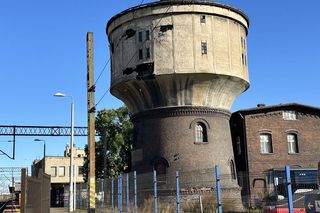 Ostrów. Miasto przejmuje budynki PKP