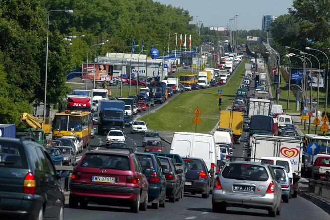 Nerwowość, stres i rozkojarzenie. Przez upał łatwiej o błąd za kierownicą