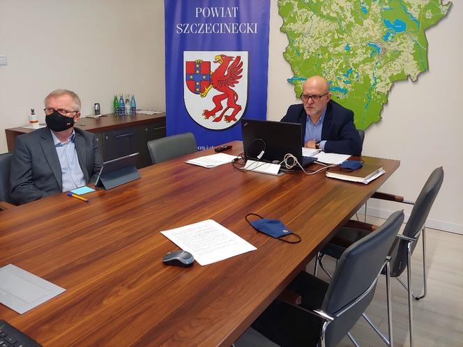 Spotkanie starosty z dyrektorami szkół 