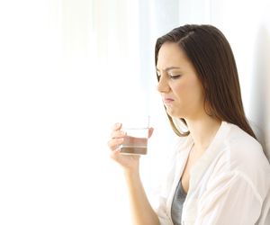 Woda alkaliczna zjonizowana, czyli żywa woda. Jakie ma właściwości?