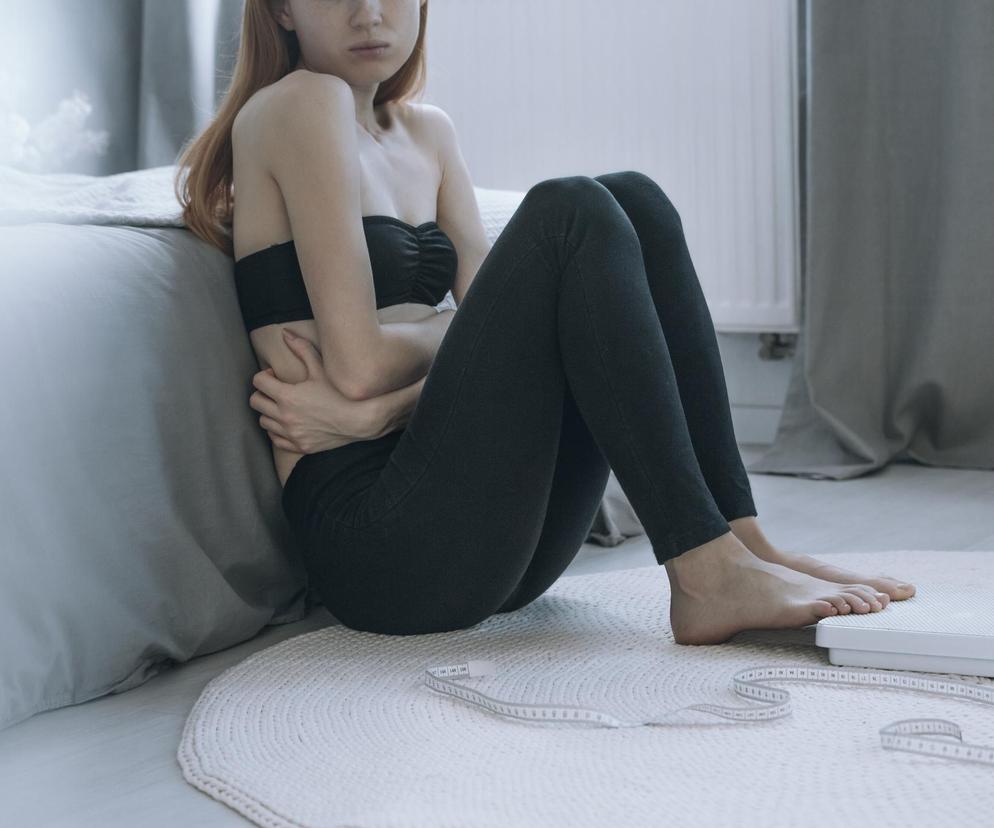 „Ranne ptaszki” częściej chorują na anoreksję? Zaskakujące wyniki badań