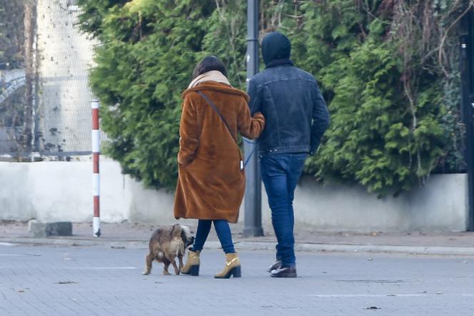 Wieniawa i Królikowski razem na spacerze z psem