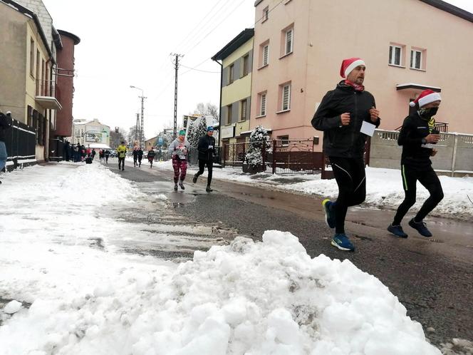 Siedlce: Charytatywny Mikołajkowy bieg z Dwójką