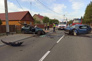 Lanos zmasakrowany po zderzeniu z audi. W wypadku zginęła jedna osoba [ZDJĘCIA]