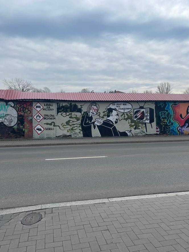 Autor muralu pyta "Co jest nie tak z Krakowem?" Prezydent Majchrowski odpowiada