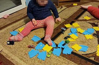 Pożar domu w Kozłówku. Nie żyje mama dwójki dzieci [GALERIA]