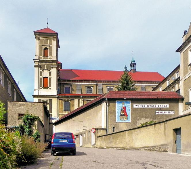 Przewodnik po cudownych miejscach w Polsce : Drewniana figura Maryi, która uleczyła ponad 1311 cierpiących