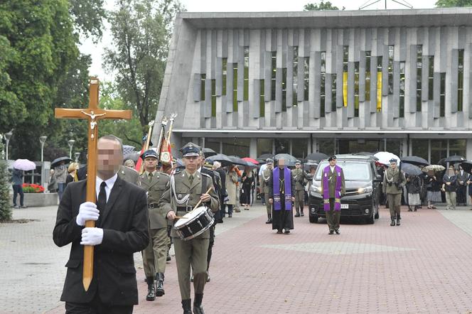 Tłumy warszawiaków żegnają "Paulinkę" z Powstania. Pogrzeb Anny Jakubowskiej