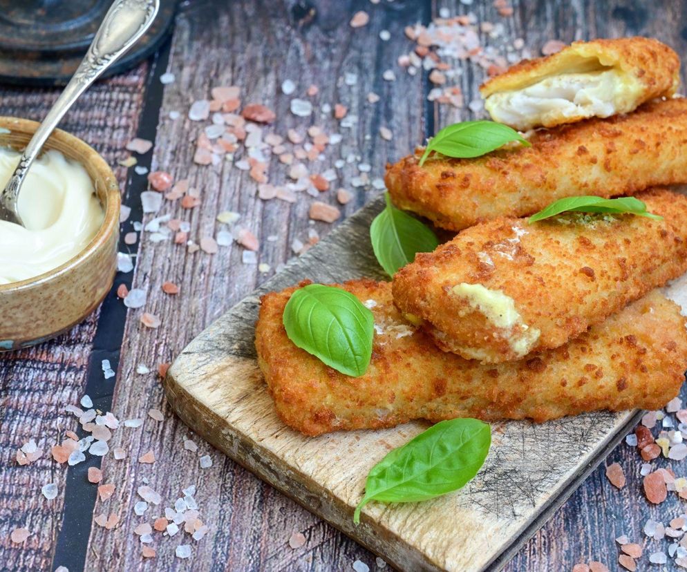 Chrupiąca ryba prosto z patelni – smak, który przywołuje wakacje nad wodą