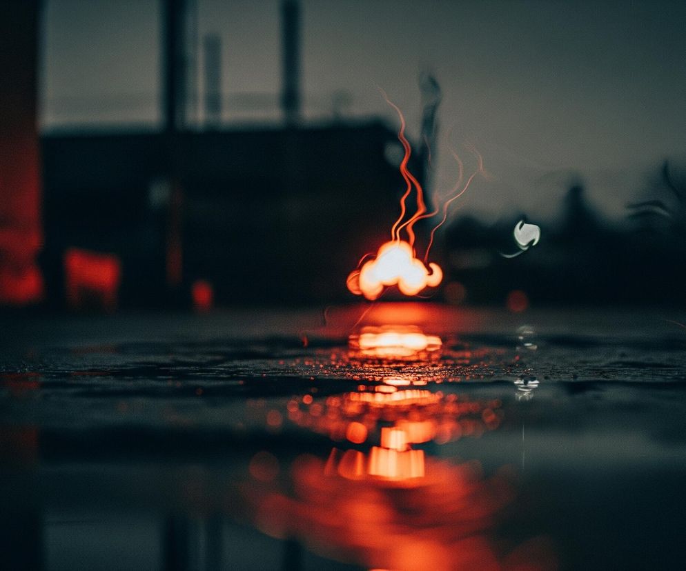 Podpalenie balotów siana w Kunicach. Jakie konsekwencje czekają 13-latka?