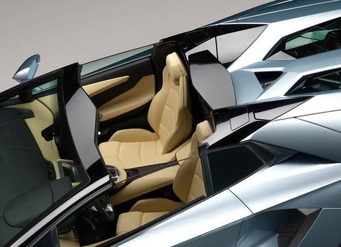 Lamborghini Aventador LP700-4 Roadster