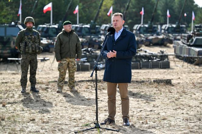 Podpisanie umowy w Nowej Dębie na zakup uzbrojenia dla wojska 