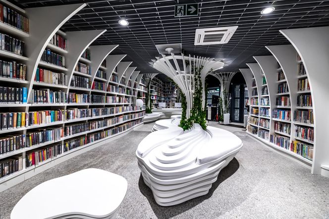 Metroteka – biblioteka na stacji metra M2 Kondratowicza w Warszawie