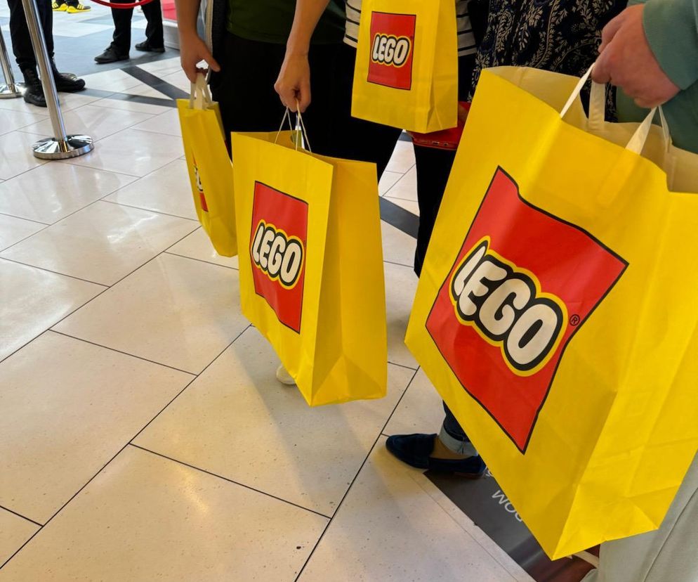 Gigantyczne kolejki na otwarciu Lego Store w Galerii Katowickiej. Klienci wpuszczani pojedynczo