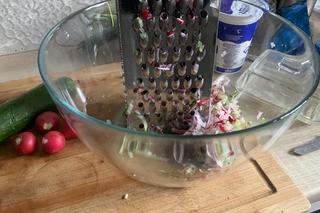 Chłodnik litewski z buraczków, ogórka i rzodkiewki 