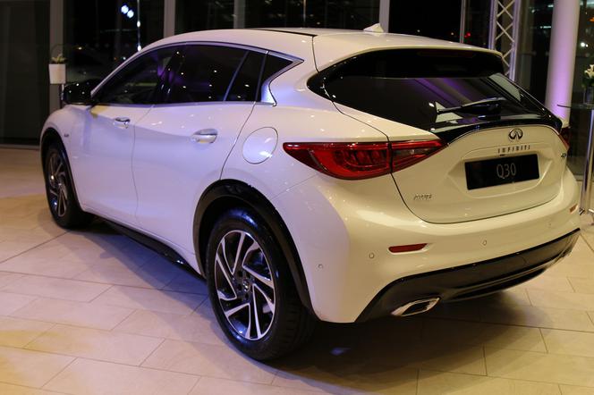 Infiniti Q30