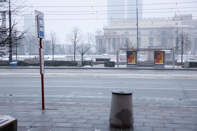 Puste ulice w Warszawie - zdjęcia. Stolica opustoszała na ferie zimowe