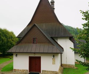 To jedna z najstarszych wsi w Małopolsce. Już w średniowieczu miała swoją parafię