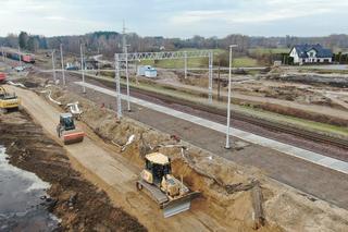 Trypucie. Sprzęt na budowie przystanku.