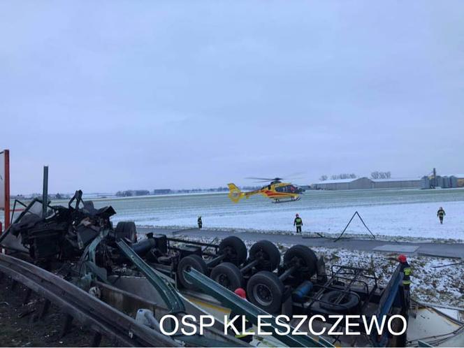 Poznań Wschód: Tragedia na A2. Ciężarówka wypadła z drogi. Kierowca nie miał szans