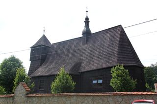 Ta małopolska wieś jest okryta sławą. Znajduje się w niej kościół poświęcony biskupowi