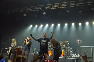 Muzycy Metalliki gościnnie wystąpili na koncercie Pantery. Wspólnie zaśpiewali 'Walk WIDEO