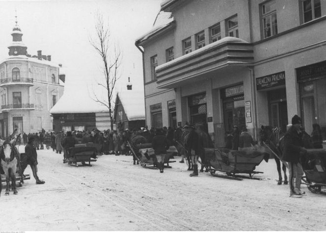 Najsłynniejsza ulica w Małopolsce kiedyś była zwykłą ścieżką. Dziś to miejsce oblegane przez turystów 