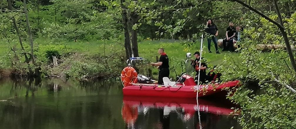 Trwają poszukiwania 38-letniego Jakuba. Straż pożarna sprawdza okoliczne zbiorniki wodne