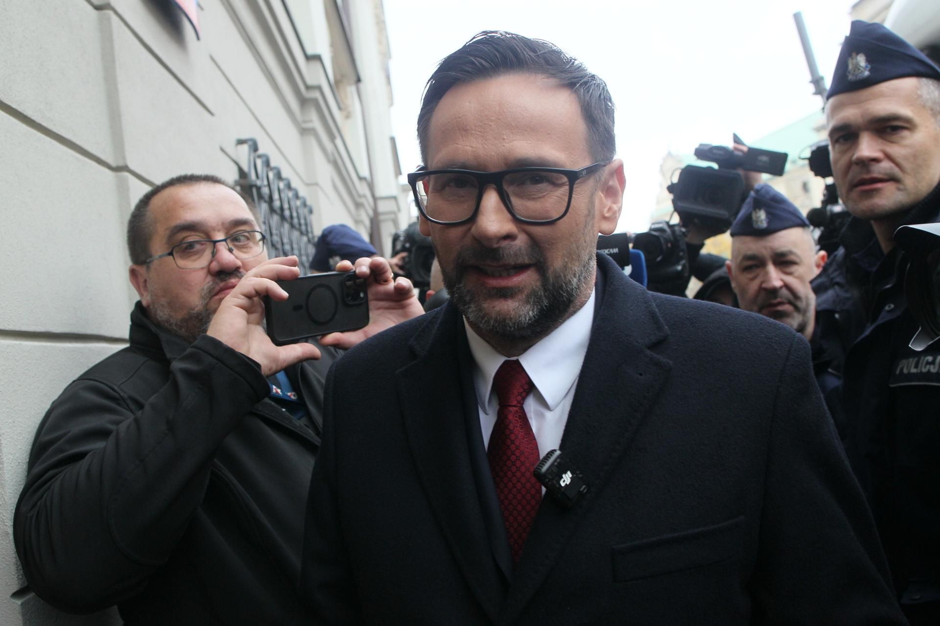 Akt oskarżenia przeciwko Danielowi Obajtkowi. Kulisy afery