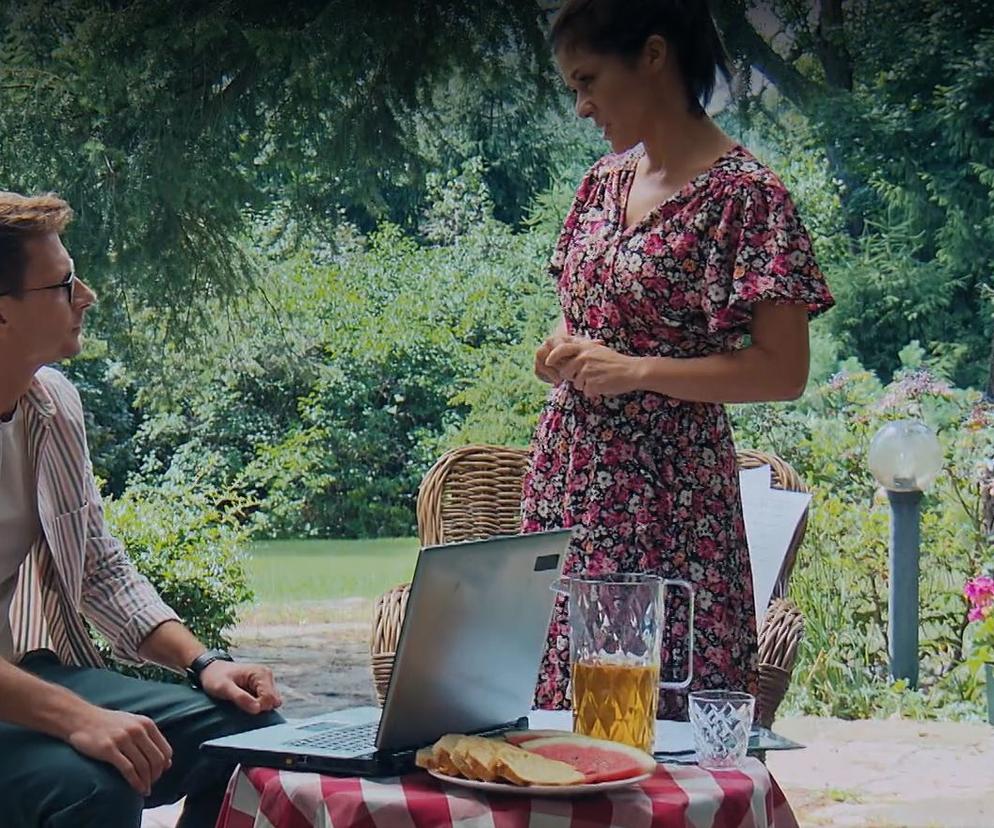 M jak miłość, odc. 1695: Kinga (Katarzyna Cichopek), Karol (Patryk Szwichtenberg)