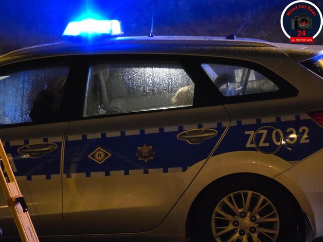 Matka nie żyje, w aucie dzieci. Śmiertelne dachowanie w Warszawie