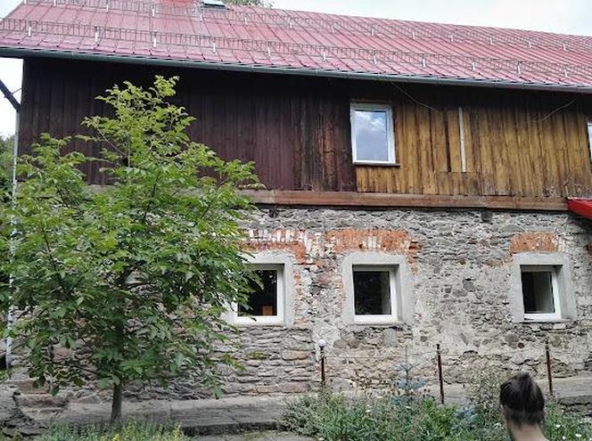 Przebudowa poniemieckiego domu. Zobacz zdjęcia przed i po 