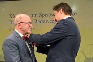 Odznaka honorowa dla prof. Skarżyńskiego