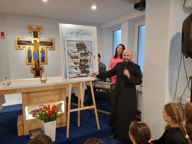 Organizaotrem warsztatów był ks. Marcin Piotrowski, diecezjalny duszpasterz dzieci i proboszcz parafii w Dźwirzynie