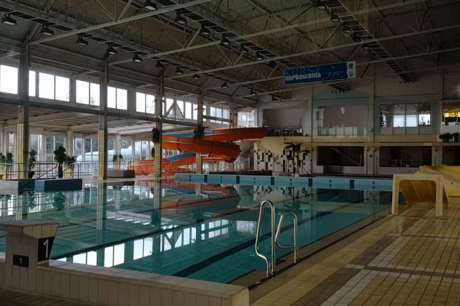 Leszno kupiło aquapark. Pierwsze pluskanie w nieczynnej pływalni nie tak szybko