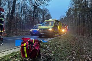 Zderzenie samochodu osobowego z tirem. Czteroosobowa rodzina w szpitalu