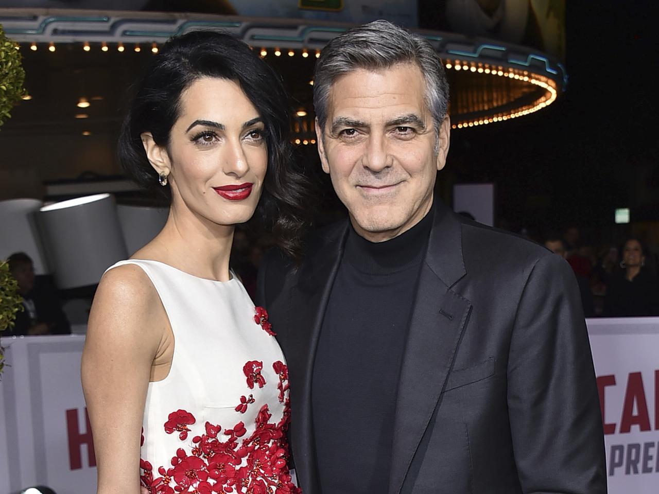 Amal Clooney URODZIŁA bliźniaki! Ile kosztował jej apartament w szpitalu?