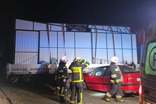 Wypadek w Orzeszu. Volkswagen wbił się w ciężarówkę