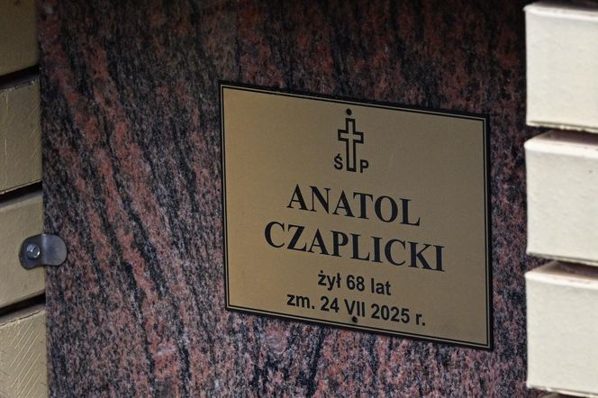   Pogrzeb Anatola Czaplickiego. Arcybiskup Galbas: pamięć o tym koszmarze długo nie przeminie